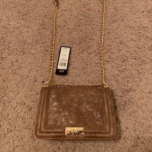 BCBG CROSSBODY PURSE( NEW) with tags